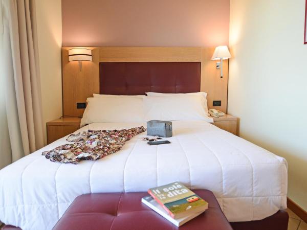 Hotel Ostuni : photo 4 de la chambre chambre double (1 adulte et 1 enfant)