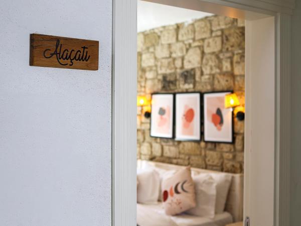 Lulja Alaçatı - Adults Only : photo 10 de la chambre chambre double deluxe avec terrasse