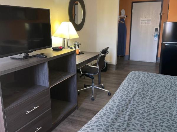 Suburban Studios Columbia Northwest : photo 2 de la chambre king room with tub - non smoking