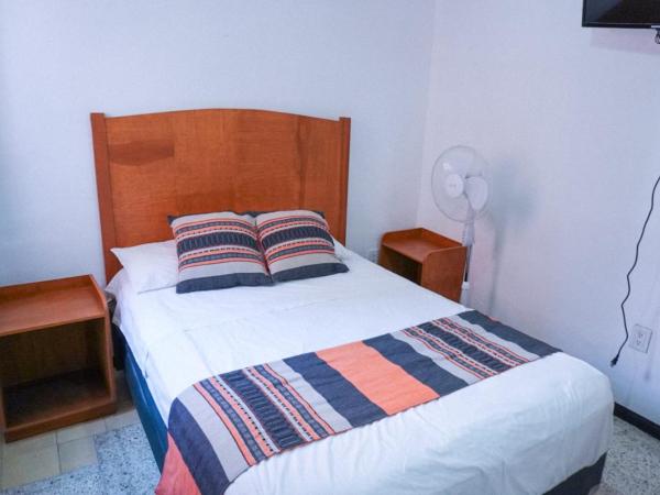 HOSTAL CHOCOLATE CALENDA : photo 6 de la chambre chambre double