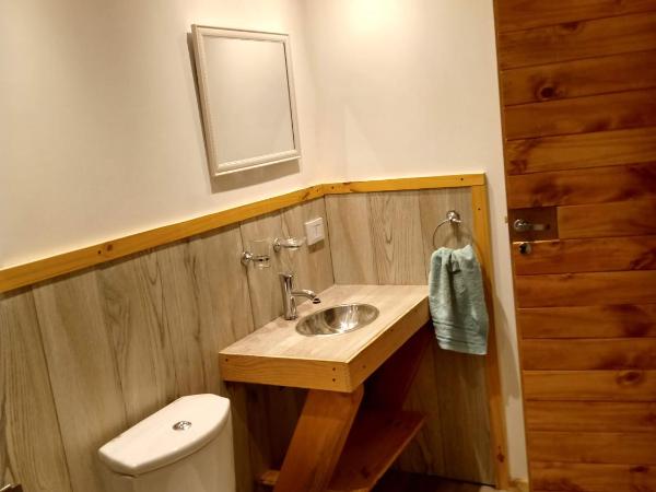 Cabaña Entre Lagos y Montañas : photo 9 de la chambre cottage - vue sur jardin