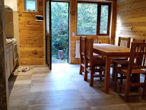 Cabaña Entre Lagos y Montañas : photo 3 de la chambre cottage - vue sur jardin