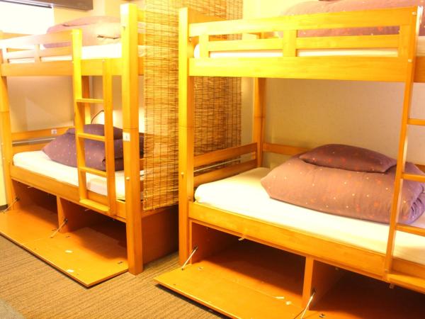 K's House Tokyo Oasis - Quality Hostel in Asakusa : photo 6 de la chambre chambre familiale avec balcon