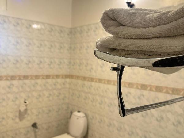 BRICK CASTLE : photo 5 de la chambre chambre lit king-size