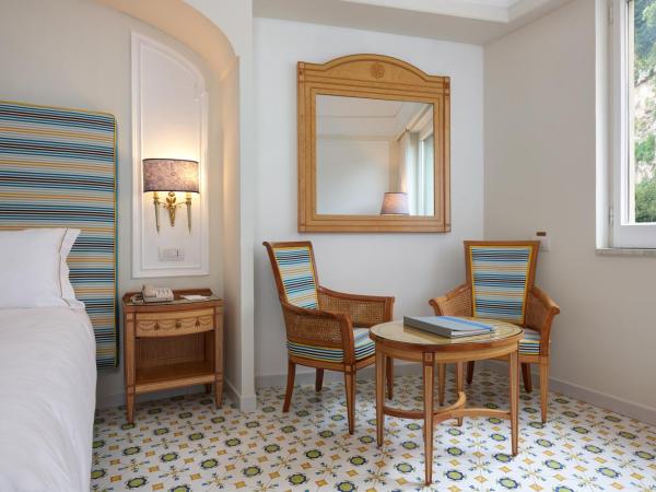 Grand Hotel Capodimonte : photo 2 de la chambre chambre double ou lits jumeaux standard