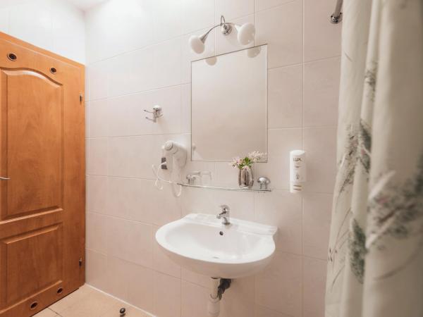 H Villa Herkules : photo 2 de la chambre chambre simple standard