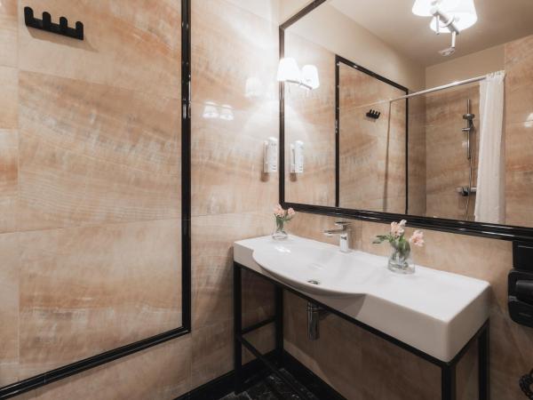 H Villa Herkules : photo 7 de la chambre chambre triple deluxe