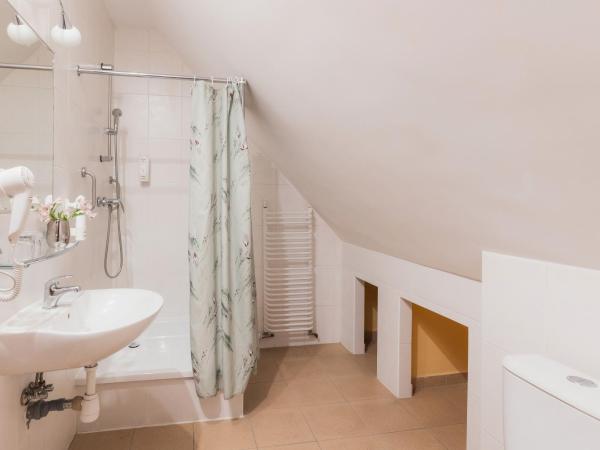 H Villa Herkules : photo 7 de la chambre chambre simple standard