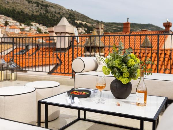 Boutique Hotel Stari Grad : photo 10 de la chambre suite junior avec balcon