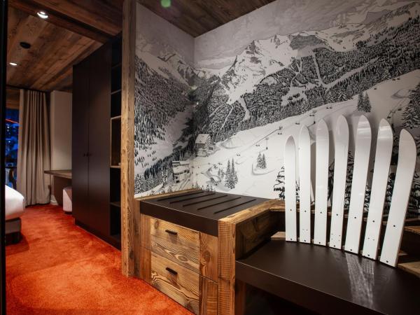 Hôtel Névé : photo 1 de la chambre chambre double ou lits jumeaux deluxe avec balcon