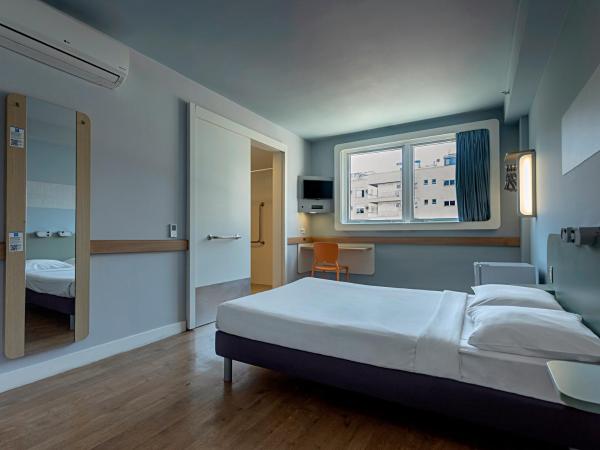 ibis budget RJ Praia de Botafogo : photo 4 de la chambre chambre double standard - accessible aux personnes à mobilité réduite