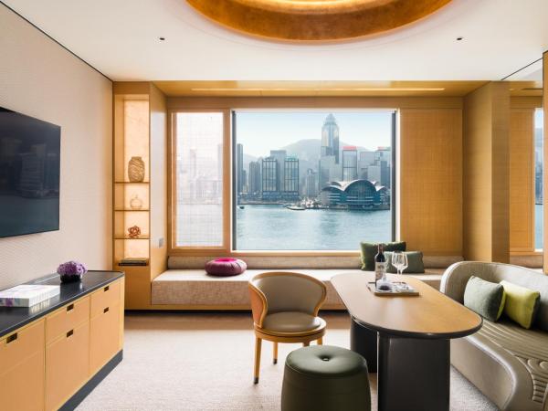 Regent Hong Kong : photo 1 de la chambre one-bedroom suite with harbour view and spa bath - club access