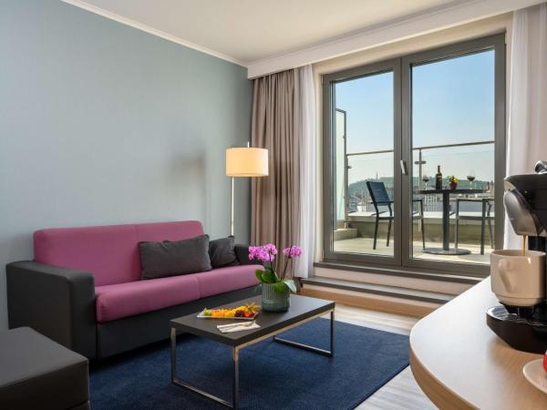 Hilton Garden Inn Budapest City Centre : photo 4 de la chambre suite 1 chambre lit king-size