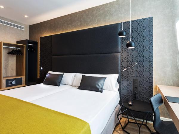 Catalonia Giralda : photo 7 de la chambre chambre double ou lits jumeaux premium