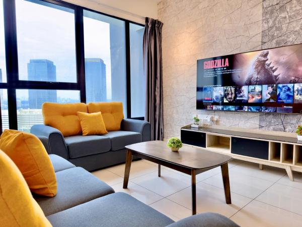 MidValley Southkey Mosaic 6-9pax Netflix-SmartTV70inch : photo 4 de la chambre appartement 2 chambres