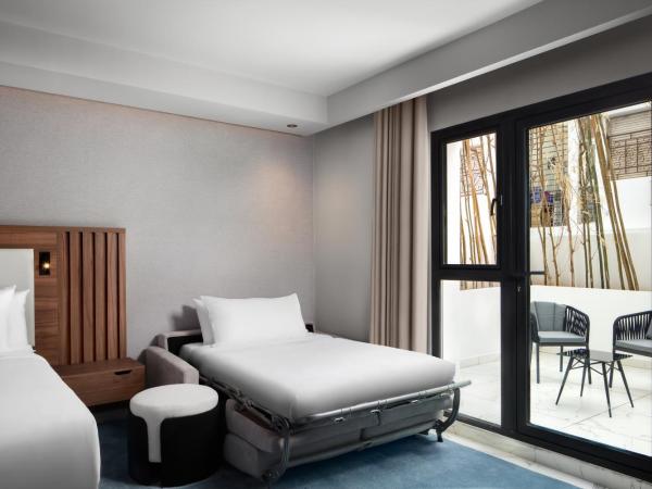 Courtyard by Marriott Casablanca Downtown : photo 4 de la chambre chambre lit king-size premium avec terrasse - vue sur ville