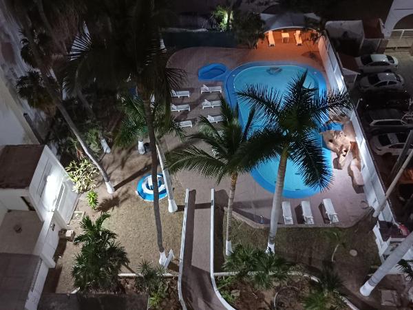 Hotel Essen's : photo 1 de la chambre suite lit king-size - vue sur mer