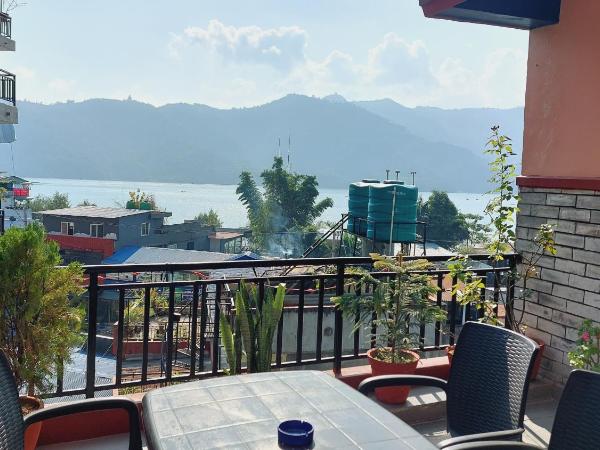 Golden Lake : photo 3 de la chambre chambre triple - vue sur lac