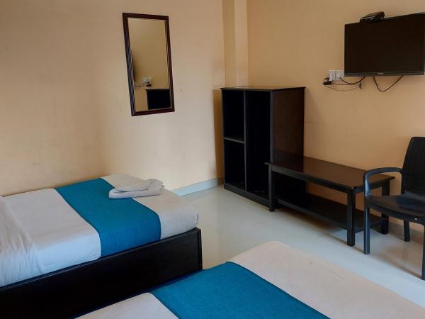 Golden Lake : photo 4 de la chambre chambre double avec balcon (2 adultes + 1 enfant)