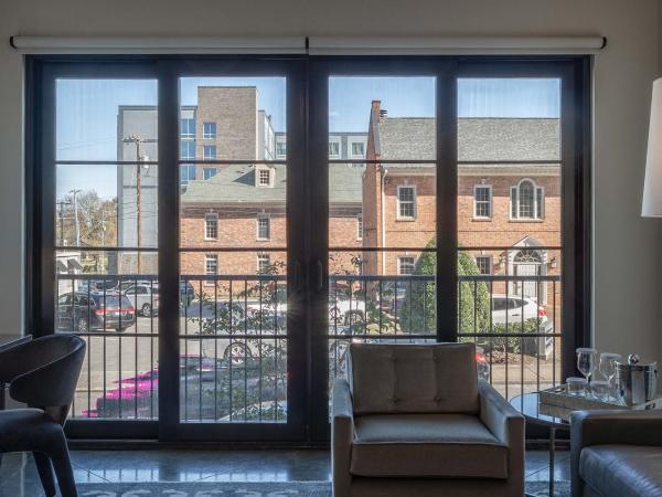 121 Hotel by AvantStay Chic Modern Hotel In Nashville : photo 6 de la chambre appartement avec balcon