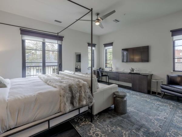 121 Hotel by AvantStay Chic Modern Hotel In Nashville : photo 8 de la chambre appartement avec balcon