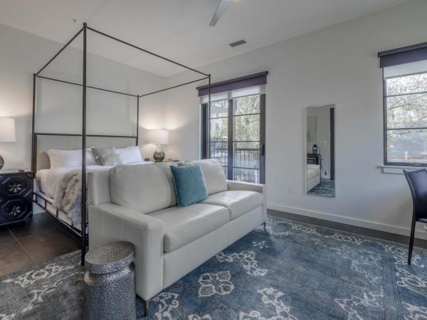 121 Hotel by AvantStay Chic Modern Hotel In Nashville : photo 6 de la chambre appartement avec balcon