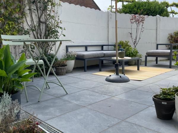 Guesthouse Poppies : photo 1 de la chambre chambre familiale avec terrasse