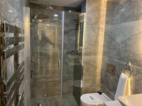 Riva Hotel Alsancak : photo 6 de la chambre chambre double ou lits jumeaux supérieure