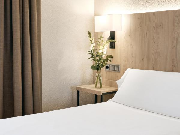 Hotel Albret : photo 4 de la chambre chambre lits jumeaux