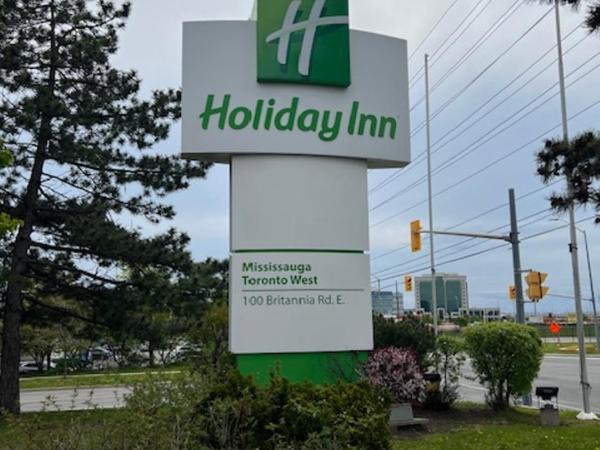 Holiday Inn - Mississauga Toronto West, an IHG Hotel : photo 3 de la chambre chambre lit king-size premium avec douche à l'italienne