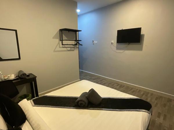 The Sky Inn : photo 6 de la chambre chambre lit queen-size avec balcon