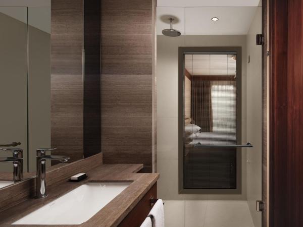 Sheraton Istanbul City Center : photo 6 de la chambre chambre d'angle premium avec accès au salon