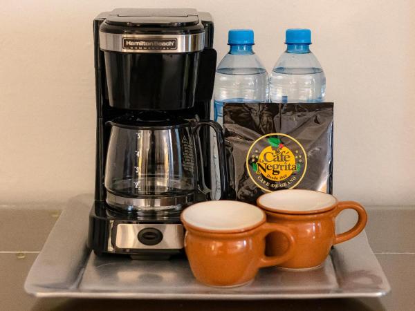 Hotel Casino Morelia : photo 1 de la chambre chambre standard lit queen-size