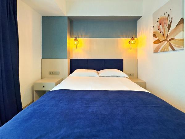 Nese Pension : photo 2 de la chambre chambre double avec balcon - vue sur mer