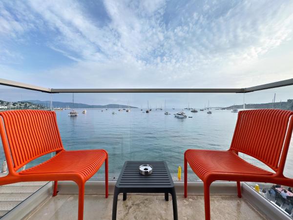 Nese Pension : photo 4 de la chambre chambre double avec balcon - vue sur mer