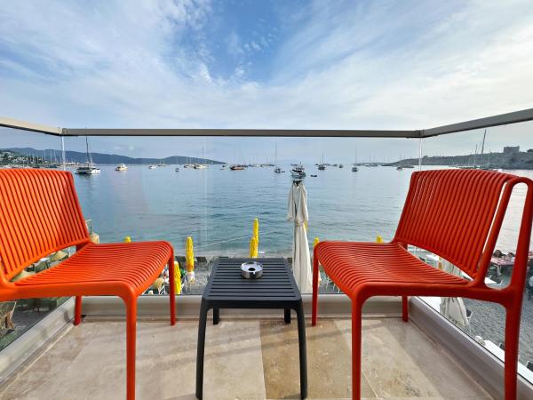 Nese Pension : photo 6 de la chambre chambre double avec balcon - vue sur mer