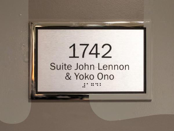Fairmont The Queen Elizabeth : photo 6 de la chambre suite john lennon/yoko ono
