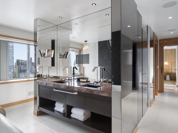 Fairmont The Queen Elizabeth : photo 3 de la chambre suite lit king-size royale ville marie avec salon gold