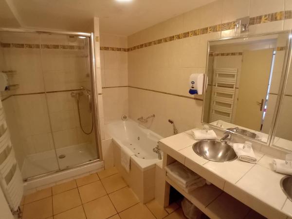 Hotel le Sherpa : photo 9 de la chambre chambre familiale (4 personnes)