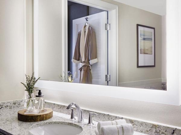 Coronado Island Marriott Resort & Spa : photo 2 de la chambre suite 1 chambre exécutive avec 1 lit king-size et canapé-lit - vue sur baie