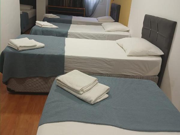 Ephesian Hotel & Guesthouse : photo 4 de la chambre chambre familiale avec salle de bains privative