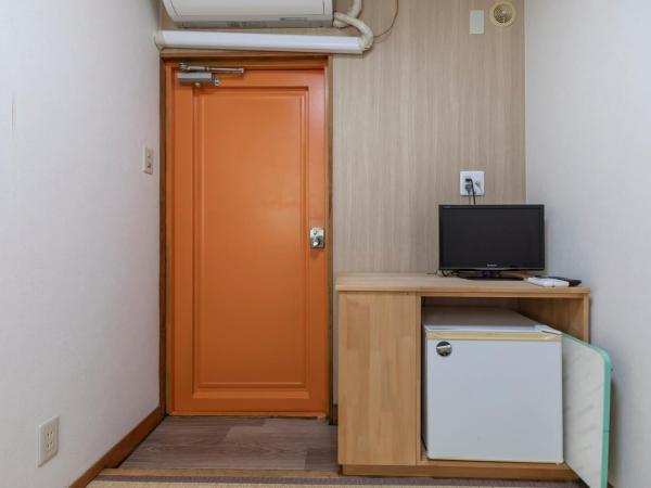 Business Hotel Kaga : photo 5 de la chambre japanese-style room up to 1 guest - female only - next to washroom - non-smoking