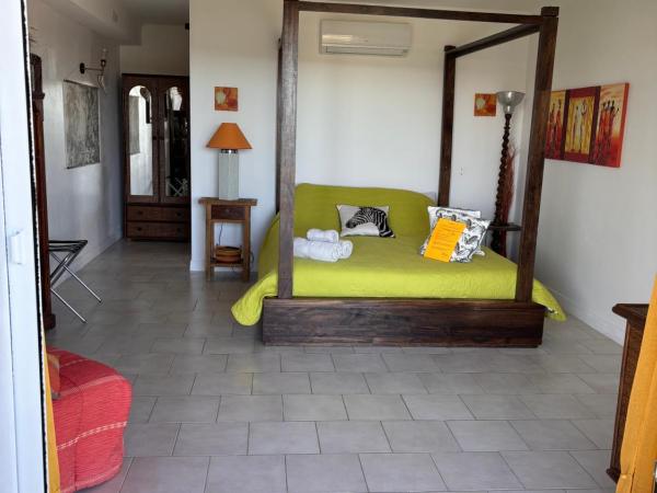 Chambre d'hôtes Le Clos 67 : photo 1 de la chambre chambre double - vue sur montagne