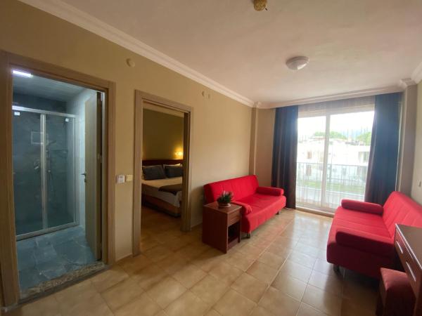 Club Selen icmeler : photo 5 de la chambre chambre familiale avec balcon