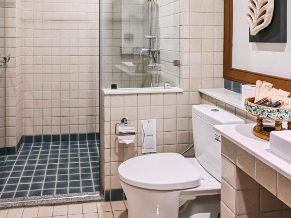 Villa Sanpakoi : photo 5 de la chambre chambre lits jumeaux - vue sur ville