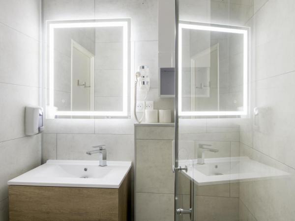 Résidence New Rochelle : photo 3 de la chambre studio rénové avec vue sur port