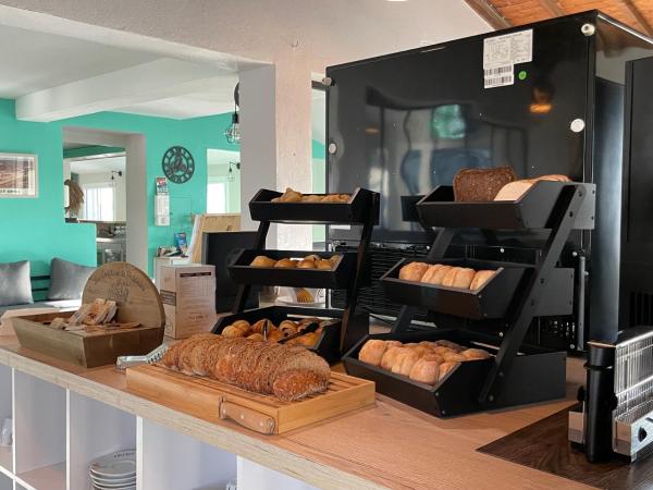 Hotel Mas des Lys : photo 8 de la chambre chambre triple confort avec douche