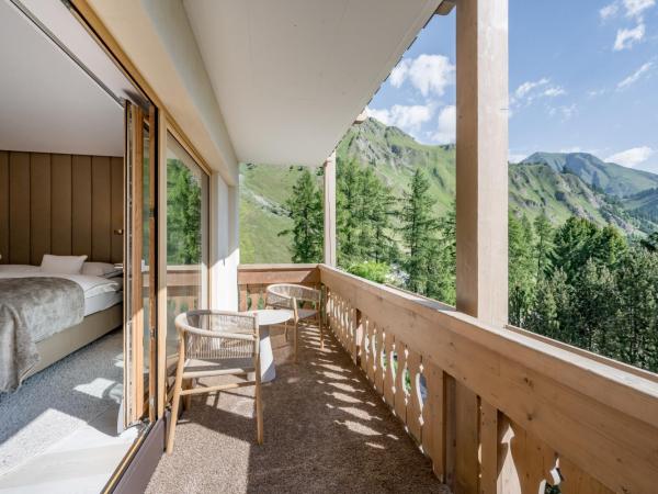 Relais & Châteaux Chasa Montana : photo 6 de la chambre chambre double - vue sur montagne