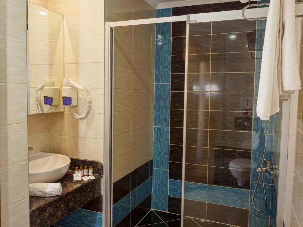 Tac Premier Hotel & Spa : photo 1 de la chambre chambre double standard avec baignoire balnéo