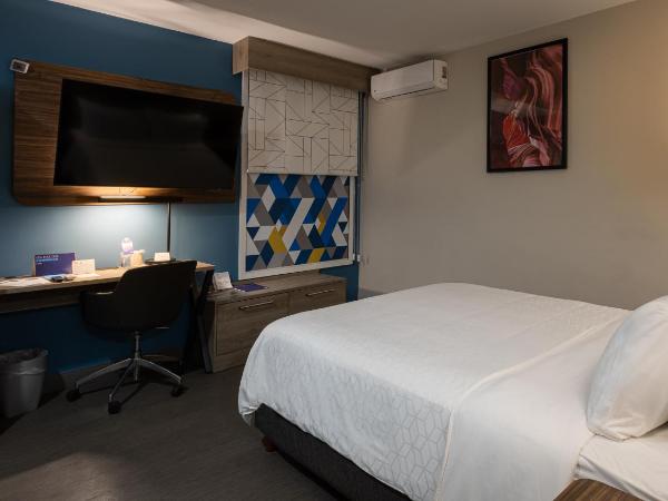 Holiday Inn Express Morelia Centro Historico : photo 2 de la chambre chambre standard lit queen-size